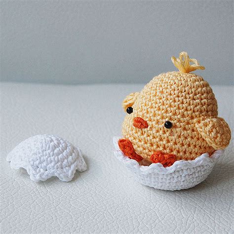 Ravelry Amigurumi Chick In An Egg Shell Pattern By Sanda J Dobrosavljev