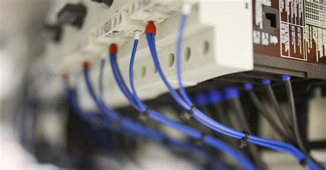 SPS – einfach erklärt im Glossar | OAS AG