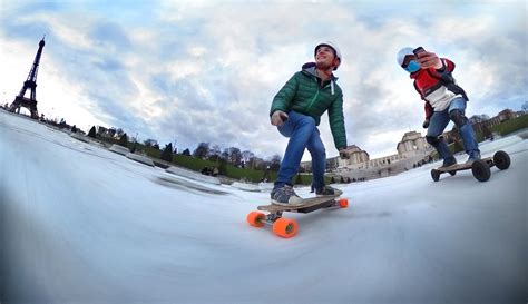 Paris les skateboards électriques entrent dans la danse urbaine