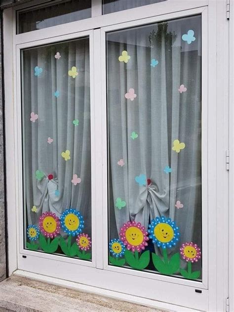 Pin By Maria Maria On Prim Vara Classroom Window Decorations Flower