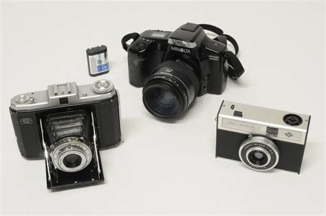 Drei Ltere Analog Kameras Zeiss Ikon Agfa Und Minolta Kaufen Auf