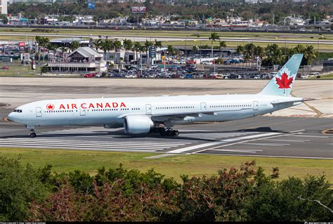 C FIVQ Air Canada Boeing 777 333ER Photo by Omar Yadiel Pérez Santiago