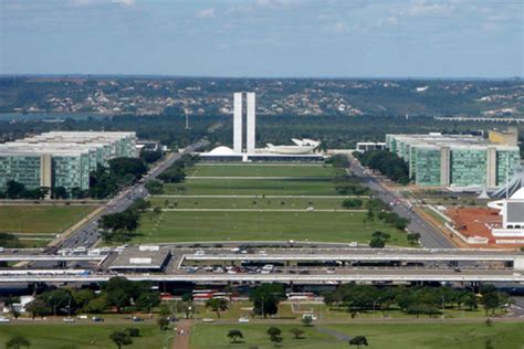 Tour En Brasilia Eje Y Modernismo Monumental Artchitectours