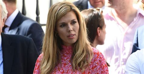 Boris Johnsons Pregnant Fiancee Carrie Symonds Suffering Coronavirus