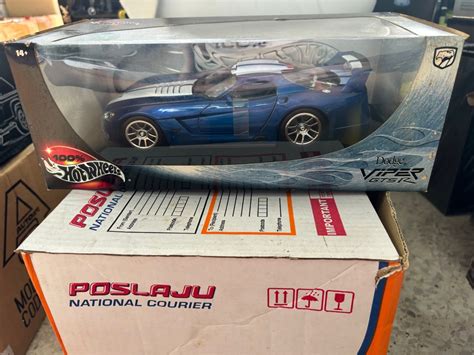 Hot Wheels Dodge Viper Gts R Scale Hobbies Toys Toys Games On Carousell
