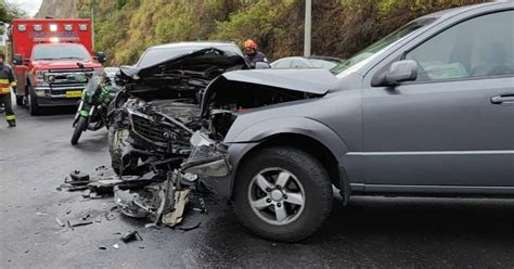 Quito Accidente A La Altura Del Peaje Del T Nel Guayasam N