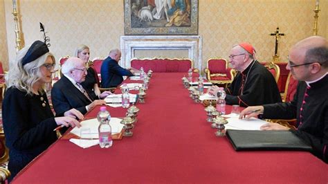 Papa priti në audiencë Presidentin e Irlandës Higgins Vatican News