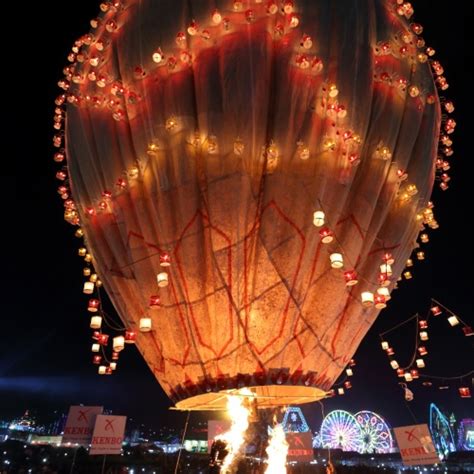 Myanmar: The Taunggyi Balloon Festival - Dietmar Temps, photography