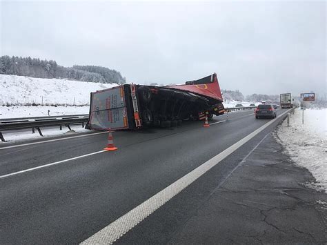 A Neun Stunden Gesperrt Parfum Lastwagen Umgekippt Abendzeitung M Nchen