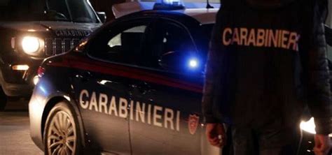 Sotto Leffetto Della Cocaina Minaccia La Moglie E I Carabinieri Lo