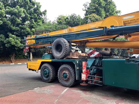 Machinery Towing Melbourne Gemcan Transport And Logistics