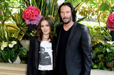 Keanu Reeves Diz Que é Casado Com Winona Ryder Por Causa De Drácula