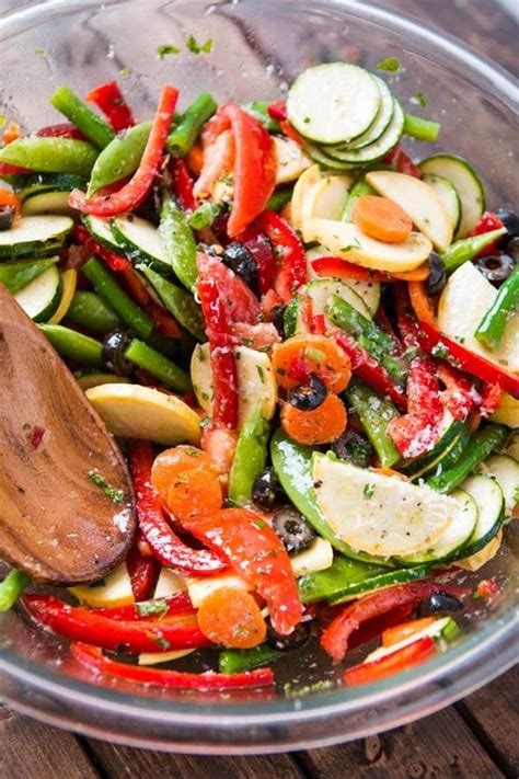 Fresh Italian Veggie Salad - Oh Sweet Basil