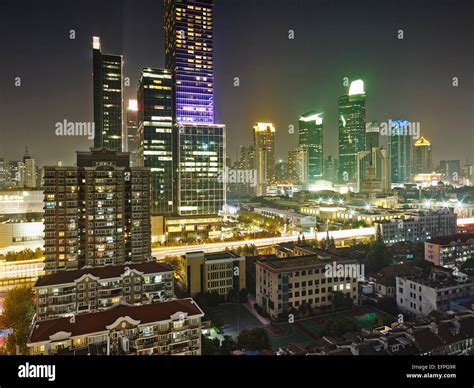 China shanghai chinese jingan district hi-res stock photography and ...