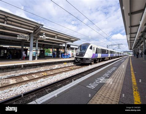 Ealing Broadway - Elizabeth Line Station Stock Photo - Alamy