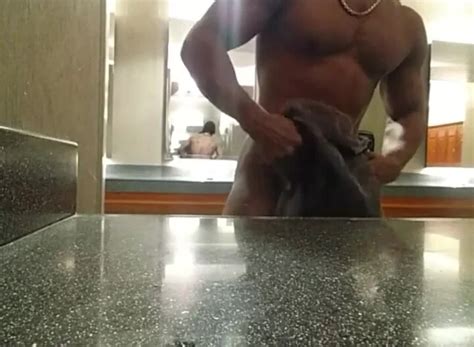 Showoff Naked And Showing Off In Gym ThisVid