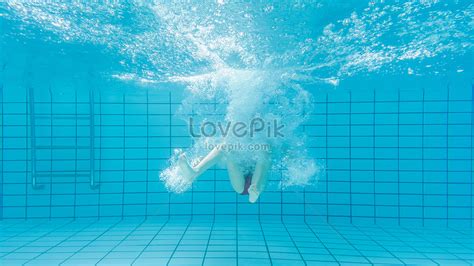 Children Swimming Underwater Picture And HD Photos | Free Download On ...