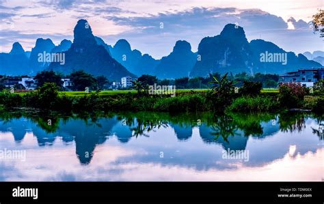 Mingshi Hi Res Stock Photography And Images Alamy