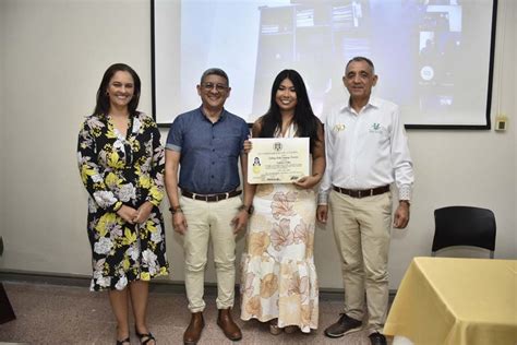 Primera Estudiante De Unisim N Graduada Con Doble Titulaci N Sim N