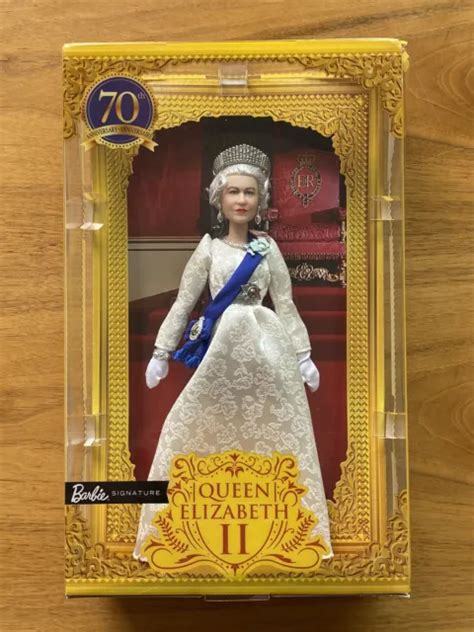 Barbie Signature Queen Elizabeth Ii Platinum Jubilee Doll Hcb New