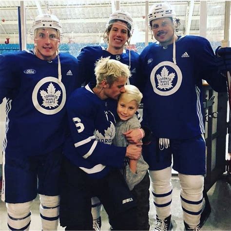 Justin Bieber Hits Hockey Rink With Brother Jaxon