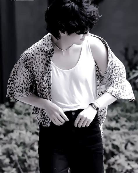 рубиновое вино. | Логотип монограмма, Монограмма