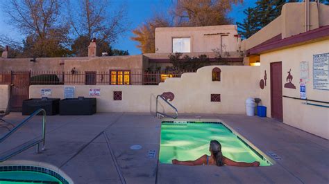 Affordable Hotel and Lodge in Taos New Mexico | El Pueblo Lodge