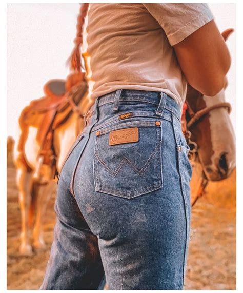 𝚠𝚛𝚊𝚗𝚐𝚕𝚎𝚛 𝚋𝚞𝚝𝚝𝚜 Country Girl Outfits Rodeo Countrygirloutfitsrodeo