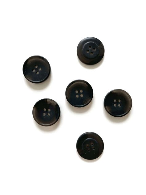 Купить Пуговицы роговые темные матовые 25мм с доставкой по всей России ...