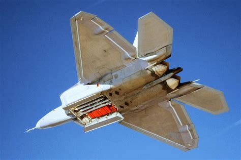 F-22 Raptor - Military Aircraft