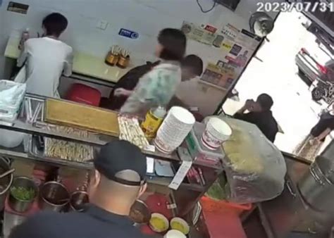 長太帥？白衣男早餐店用餐「遭強吻」 事後報警：根本不認識她 Ettoday大陸新聞 Ettoday新聞雲