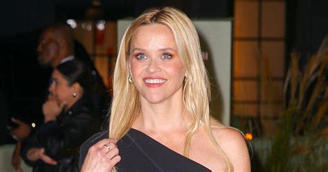 Reese Witherspoon Shades Blake Lively S Nude Photo Scandal In Old Clip