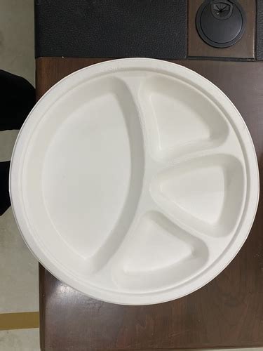 Eco Friendly Round White Disposable Plates For Serving Food At