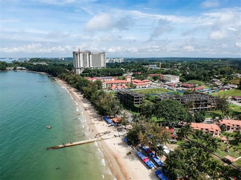 Pantai Teluk Kemang Beach