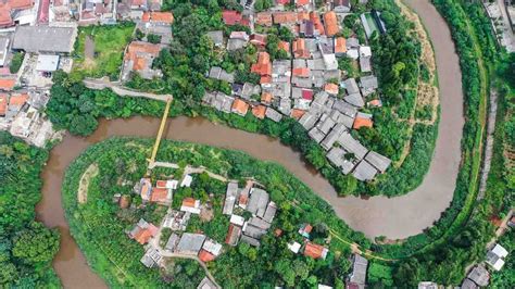 Foto Gerakan Ciliwung Bersih Kenalkan Wajah Baru Sungai Ciliwung, Bisa ...