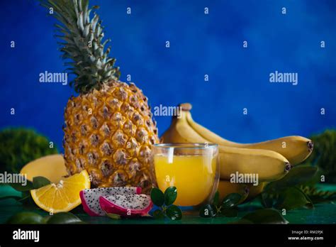 Mangue Banane Aux Fruits Tropicaux Banque De Photographies Et Dimages