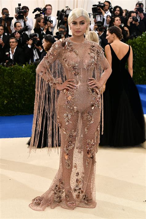 Kylie Jenner 2017 Met Gala In Nyc 5117 In 2020 Classy Evening