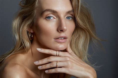 Eva Staudinger Naked Model Photoshoot By Max Liebenstein