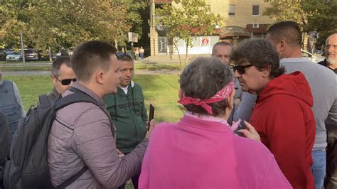 Aktivisti Stranke Zajedno Prekidali Protestnu Tribinu Lsv A Kod Spornog