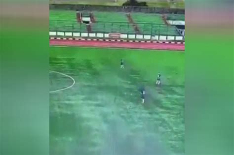 VÍdeo Jogador De Futebol Morre Ao Ser Atingido Por Raio Em Partida Na