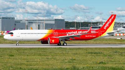 D Azat Airbus A Nx Vietjet Air Martin O Jetphotos