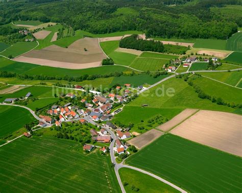 Uttenweiler Von Oben Dorfkern Am Feldrand In Uttenweiler Im