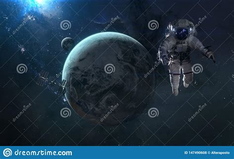 Sistema Solar En Rayos Azules Tierra Luna Astronauta ISS Arte De La