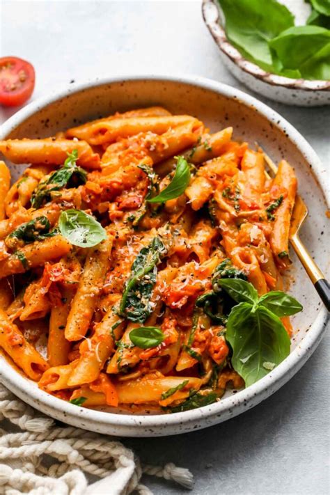 One Pan Creamy Tomato Pasta Dishing Out Health