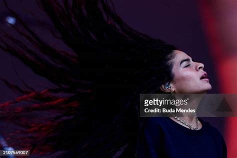 1 609 Photos Et Images Haute Résolution De Jessie Reyez Getty Images