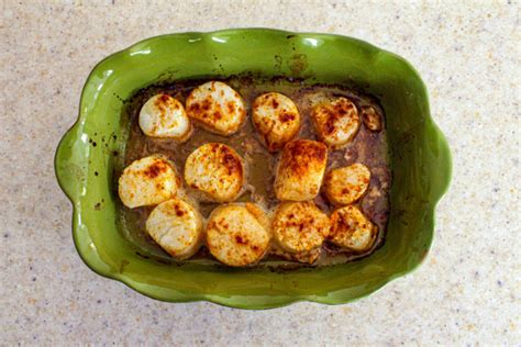 Butter and Garlic Baked Scallops - Lisa G Cooks