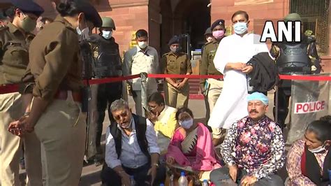 Ani On Twitter Delhi Tmc Mps Continue To Stage A Sit In Protest Outside The Ministry Of Home