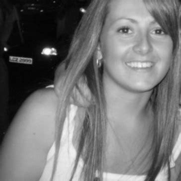 Jeune femme soumise cherche homme mature à Limoges Rencontre femme soumise