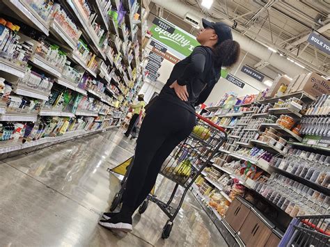 Out In The Wild 20 Lightskin Ebony Goddess Phat Ass Spandex Leggings Yoga Pants Forum