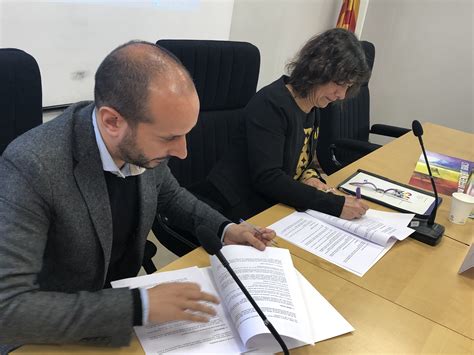 El Consell Comarcal Posa En Marxa El Servei Datenci Integral Lgbti